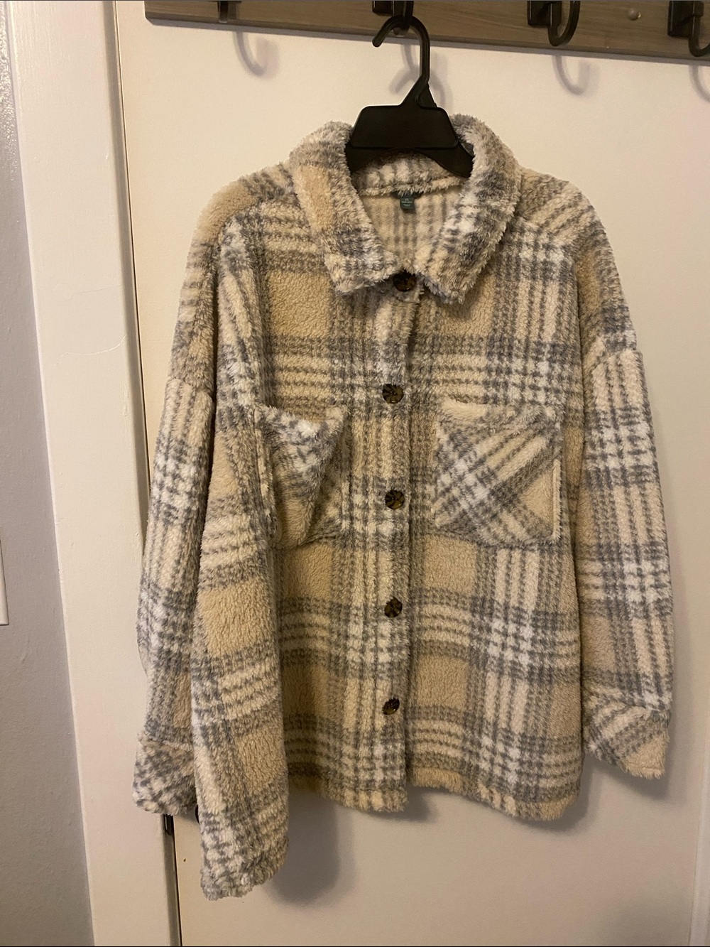 Shacket - Picture 7 of 16